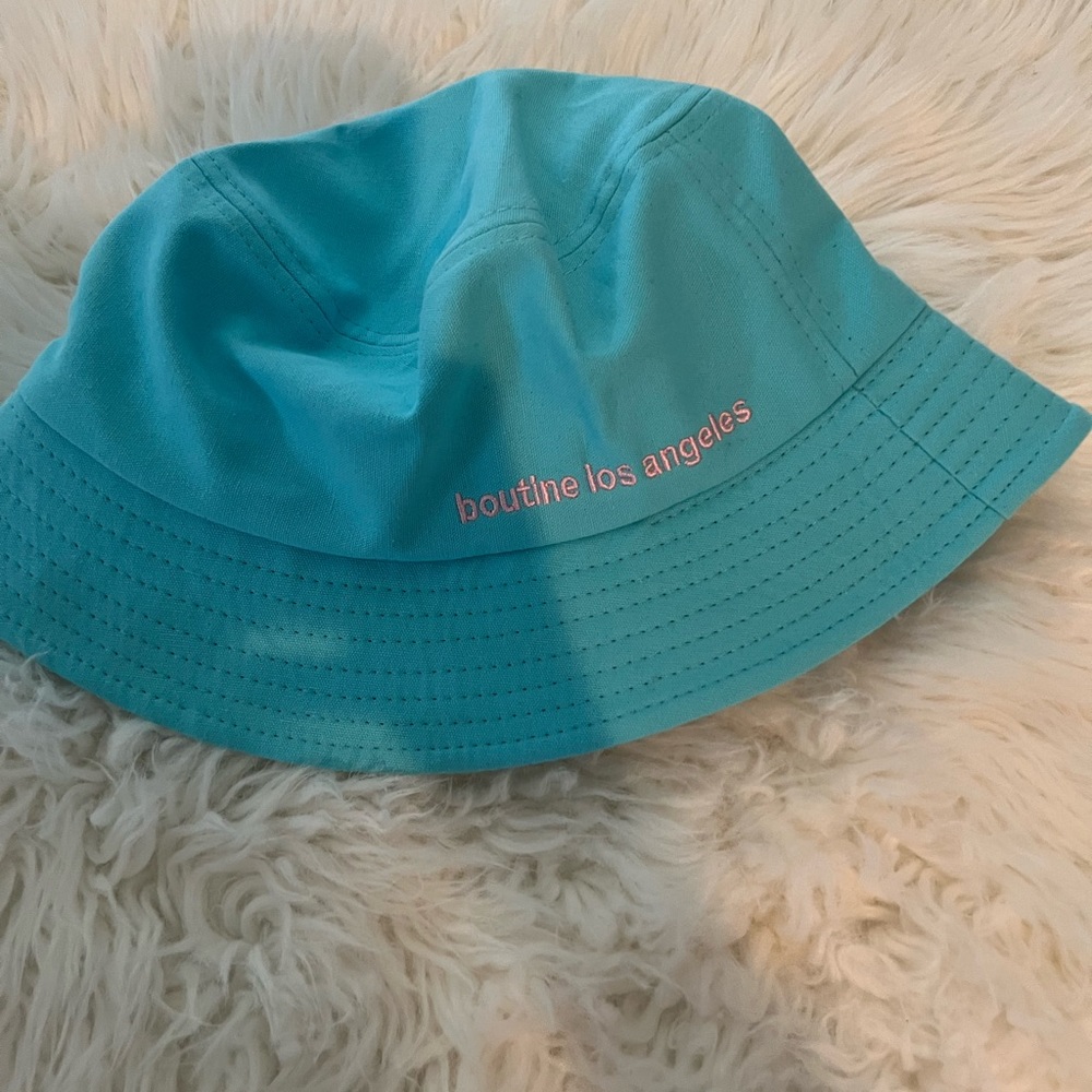 BoutineLA blue NWOT bucket hat, super cute